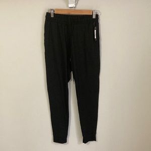 NWT LA12ST black joggers, women’s size medium